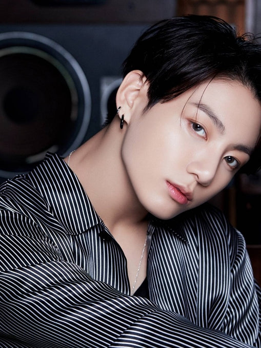 BTS Jungkook, BE concept photo... Sharp jawline + dreamy eyes 'snow'